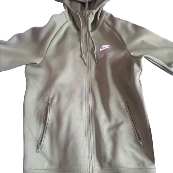 I am selling a Nike tribute tracksuit top, Size XS, Brand Nike, Green and white - Picture 3 of 4